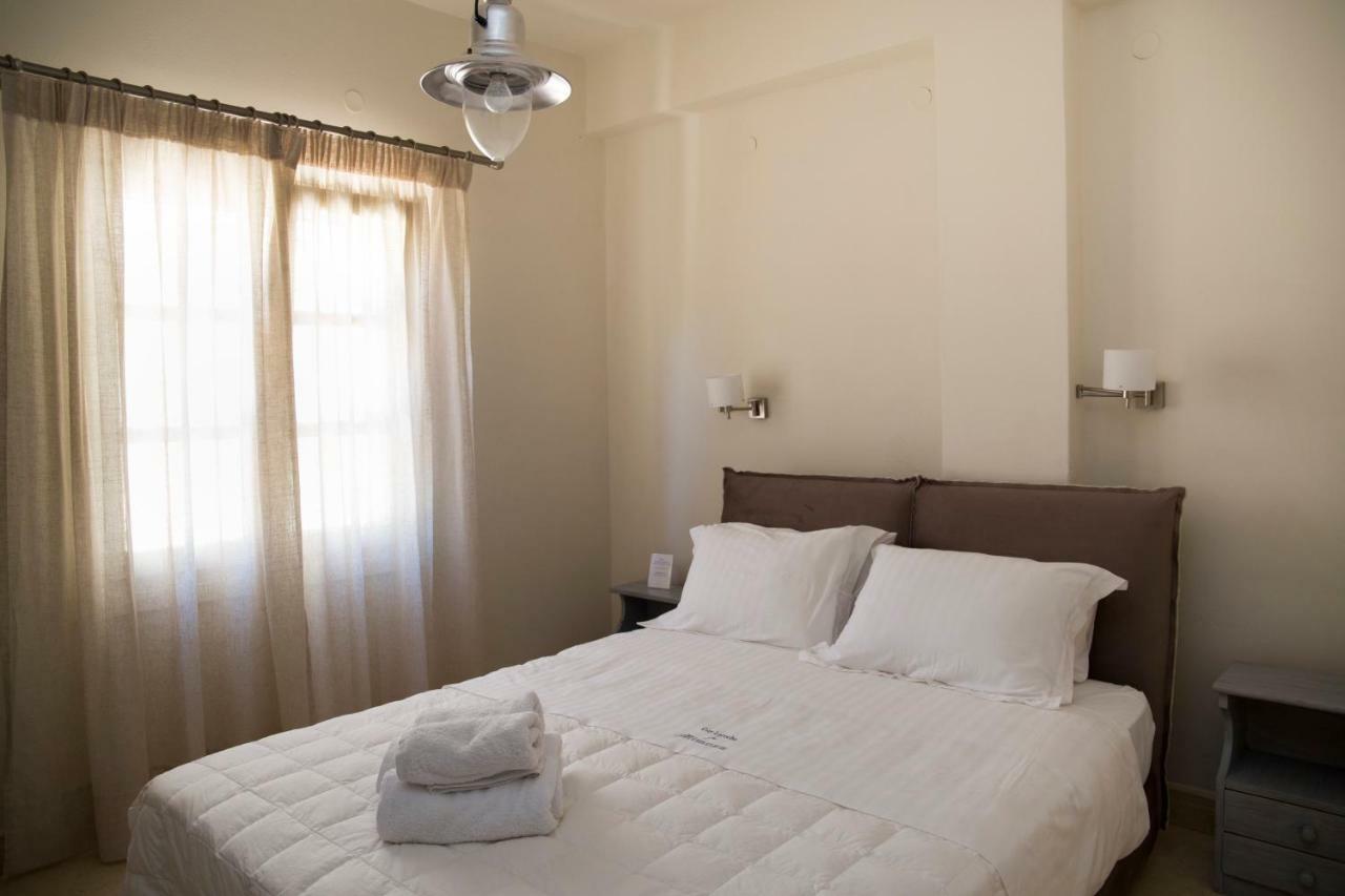 Mimoza Hotel Spétses Buitenkant foto
