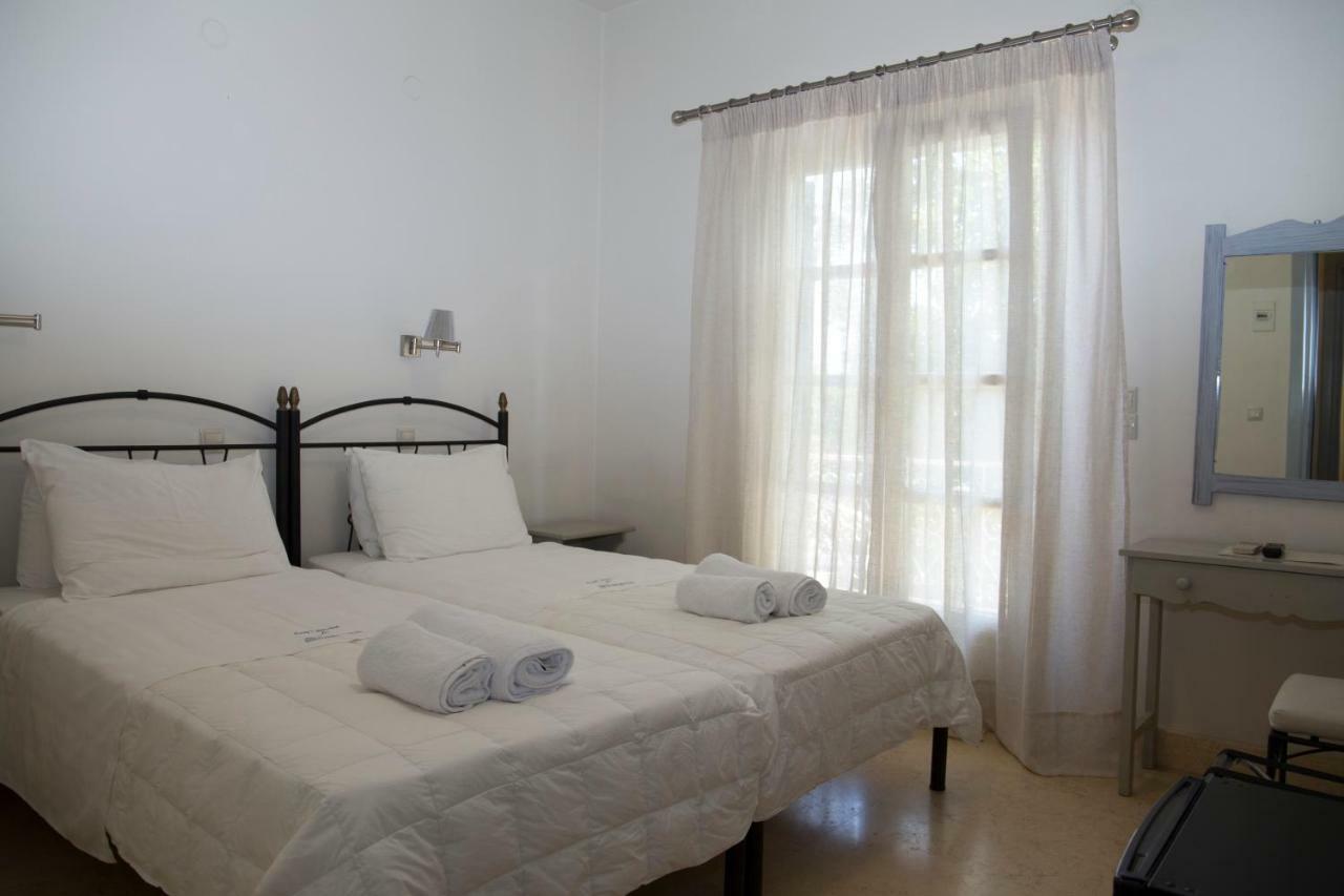 Mimoza Hotel Spétses Buitenkant foto
